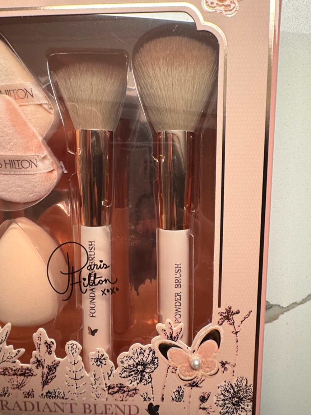 Paris Hilton Radiant Blend 9-Piece Makeup Brush & Sponge Set - Picture 6 of 7
